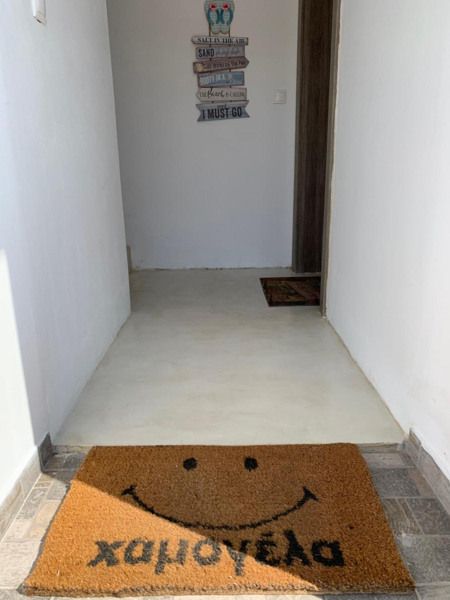 House On The Rock Apartment Микри Вигла Екстериор снимка