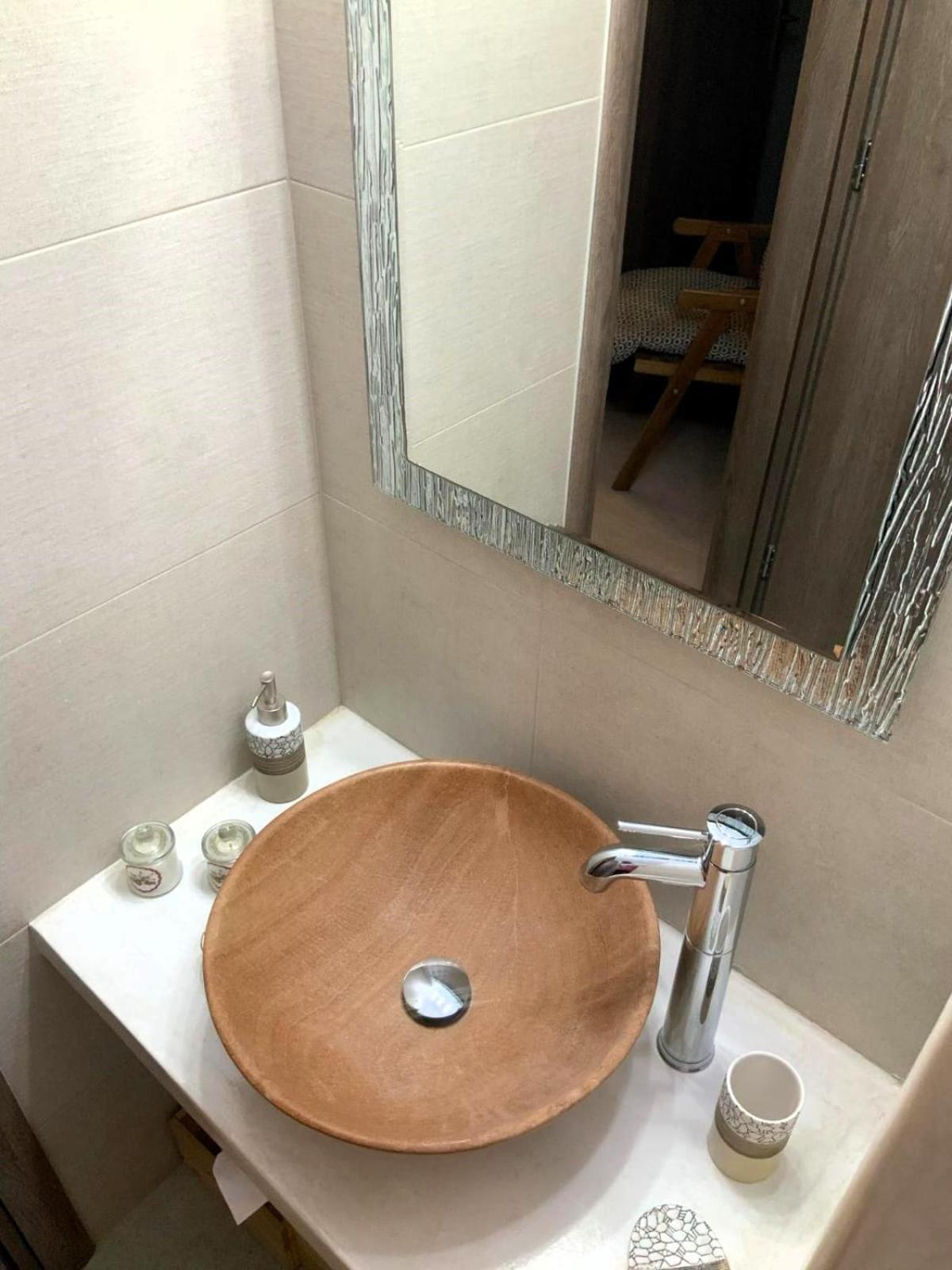 House On The Rock Apartment Микри Вигла Екстериор снимка