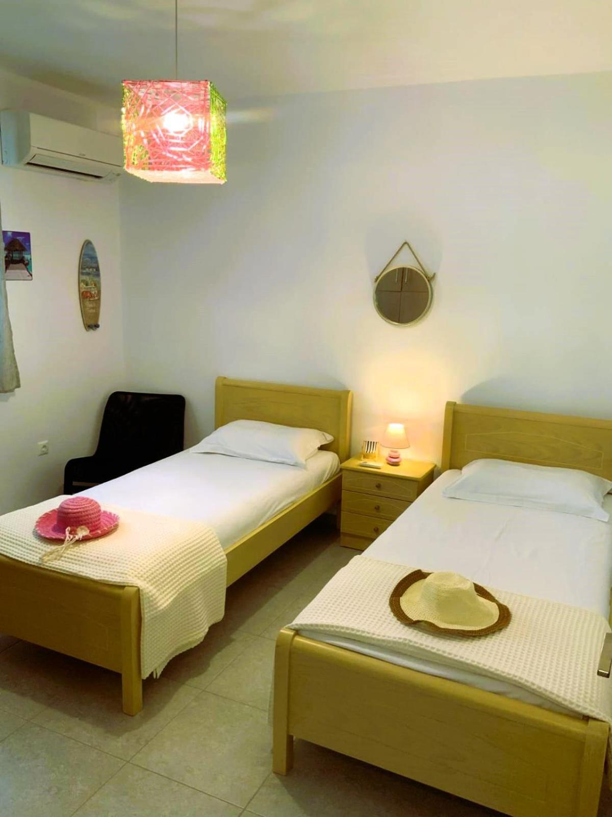 House On The Rock Apartment Микри Вигла Екстериор снимка